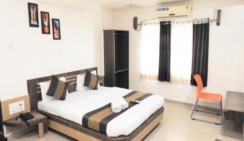 Deluxe Double Room (2 Adults + 1 Child)