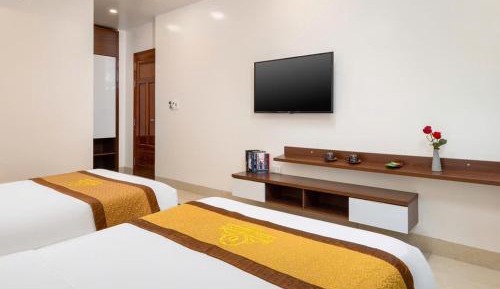 Family Room with Mountain View