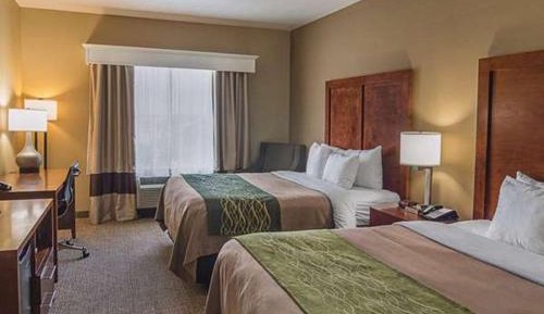 Deluxe Queen Room