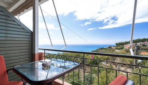Superior One-Bedroom Apartment with Balcony