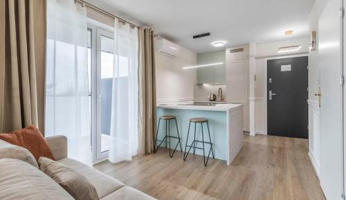 One-Bedroom Apartment