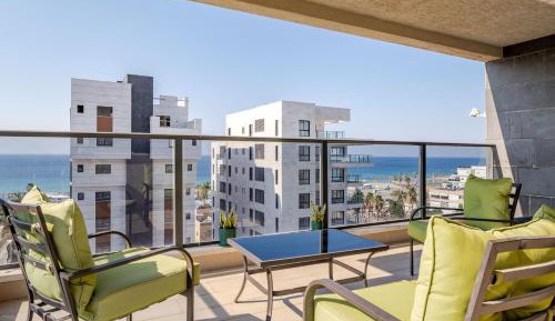 Four-Bedroom Deluxe Home - Oceanfront