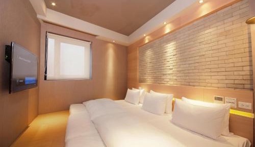 Economy Triple Room