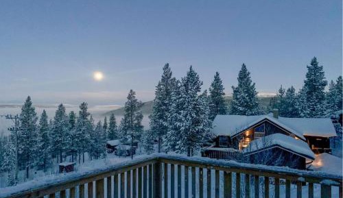 Three-Bedroom Holiday Home 