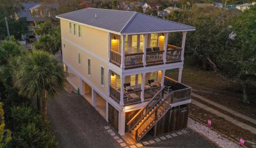 Four-Bedroom Holiday Home