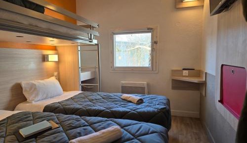 Triple Room with Shared Bathroom and Toilet