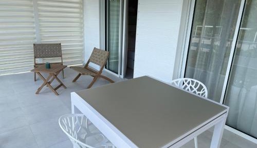 Bungalow with Patio