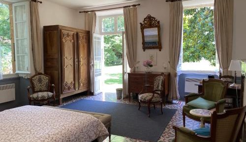 Queen Room with Garden View