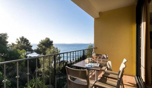 Apartment (4 Adults) - Upper Floor with Sea View