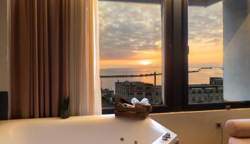 Suite with Spa Bath