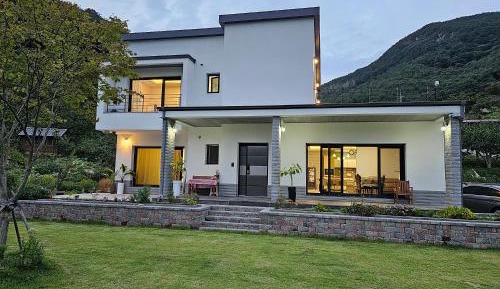 Two-Bedroom Townhouse