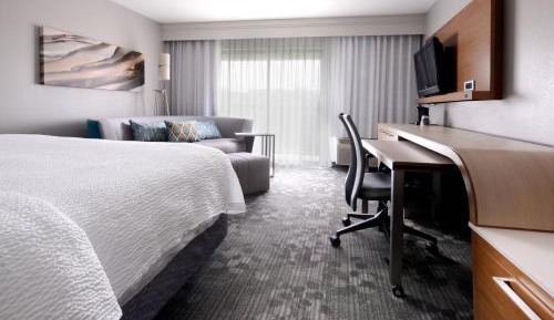 King Room with Sofa Bed and Balcony