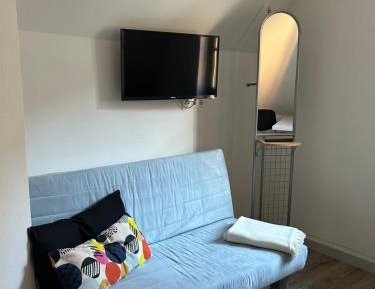Standard Twin Room with Shared Bathroom
