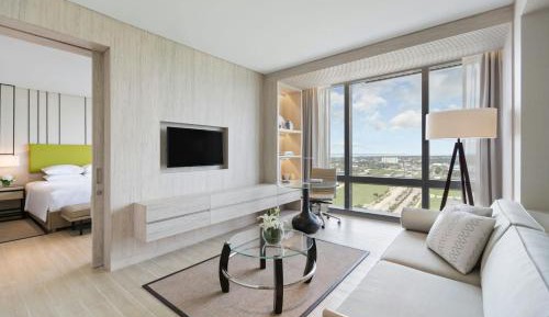 Junior Suite, 1 King, City view