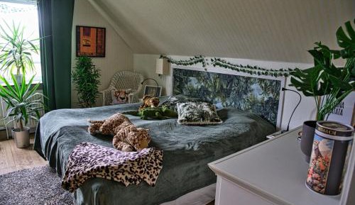 Double or Twin Room with Shared Bathroom