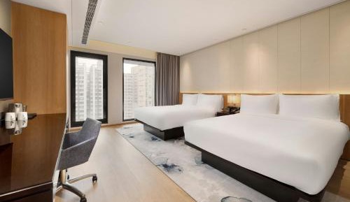 Splash Queen Room