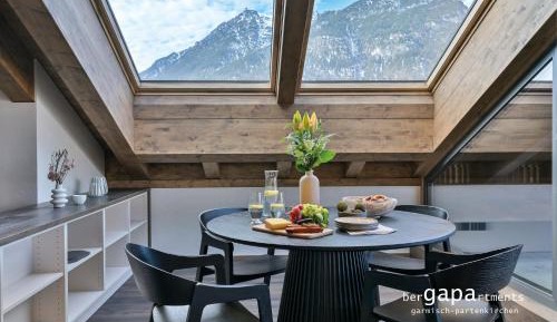 One-Bedroom Chalet with Balcony and Mountain View  