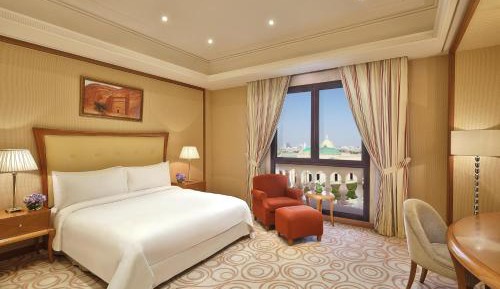 Club King Room