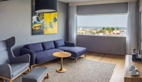 One-Bedroom King Suite