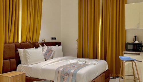 Three-Bedroom Premium Apartment with Resort View