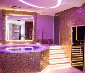 Deluxe Double Room with Balcony from the bay side