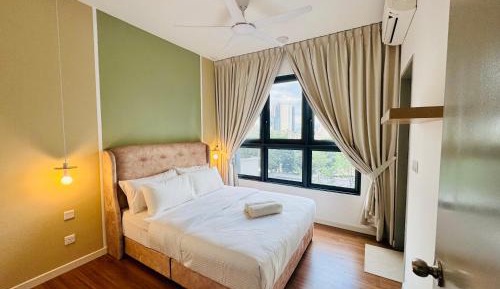 Four-Bedroom Luxury Apartment