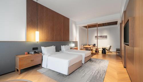 Twin Room with Bath