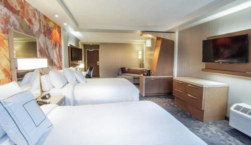 Large Queen Room