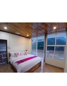 Double Room with Mountain View