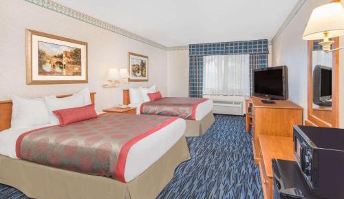 One-Bedroom Suite with Two Double Beds - Non-Smoking