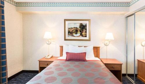 Double Room with Bathtub with Grab Bars - Mobility Accessible/Non-Smoking