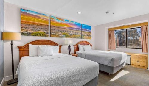 One-Bedroom Suite with Two Queen Beds - Non-Smoking