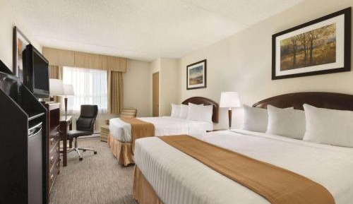Queen Room with Two Queen Beds - Non-Smoking