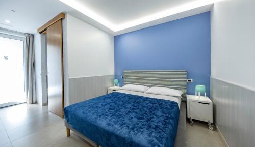 Deluxe Room (2 Adults + 1 Child)