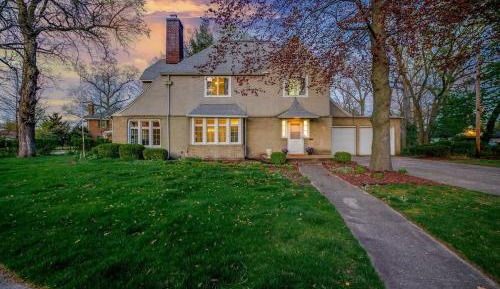 Four-Bedroom Holiday Home