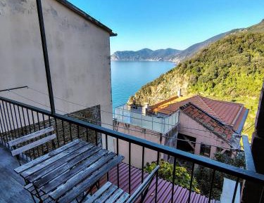 Studio with Balcony