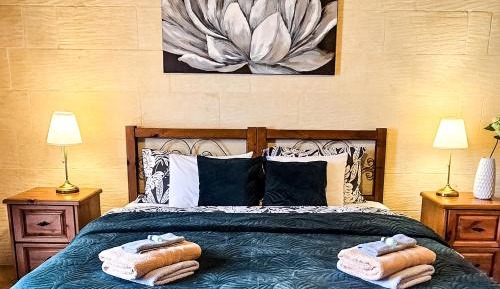 Double Room with Balcony and Private Bathroom