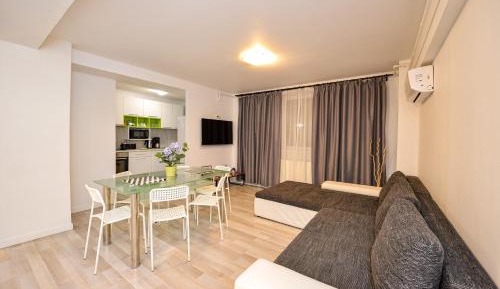 Three-Bedroom Apartment with Balcony