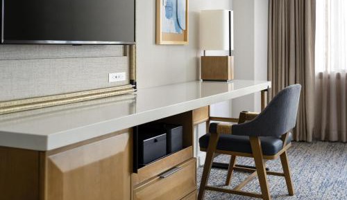 Guest room, 1 King, Bay view, Balcony
