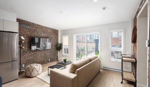 One-Bedroom Apartment with Balcony