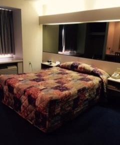 Queen Room with One Queen Bed - Disability Access/Non-Smoking