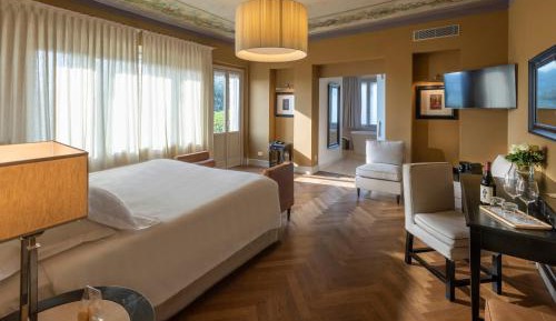 Junior Suite with Terrace and Spa Access