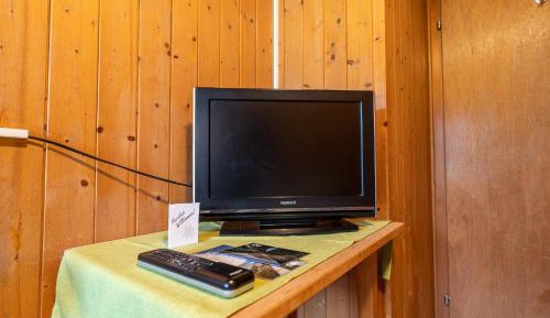 Single Room with Shared Bathroom 31
