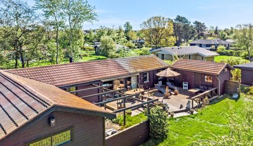 Four-Bedroom Holiday Home