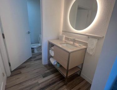 King Studio with Sofa Bed