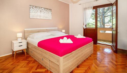 Three-Bedroom Standard Apartment