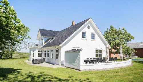 Six-Bedroom Holiday Home