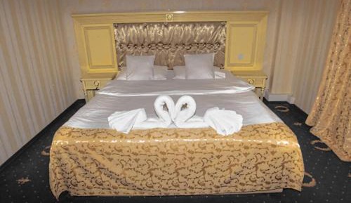 Suite with Hot Tub