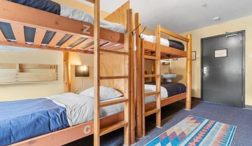 Single Bed in Dormitory Room with Shared Bathroom
