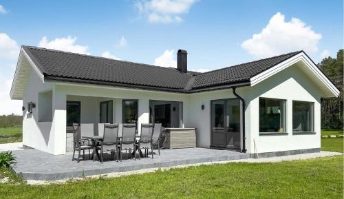 Three-Bedroom Holiday Home 